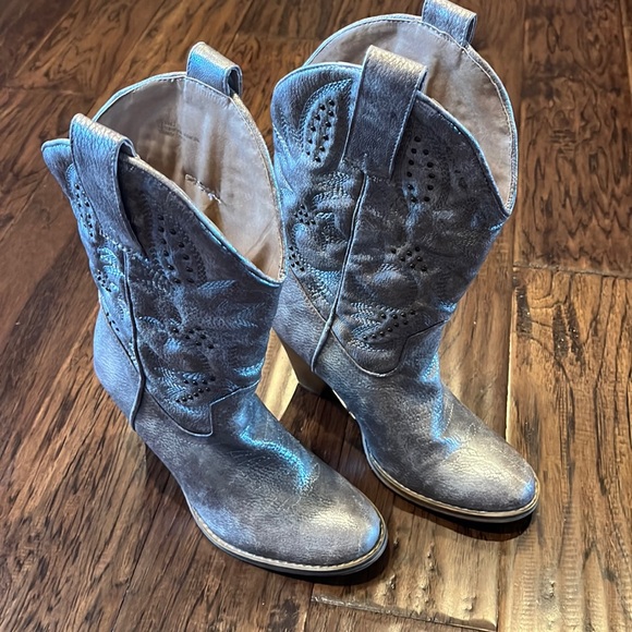 Very Volatile shimmery cowboy boots-7 - Picture 1 of 4
